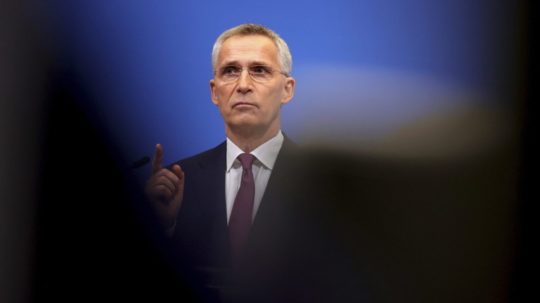 Generálny tajomník Jens Stoltenberg pred samitom NATO.