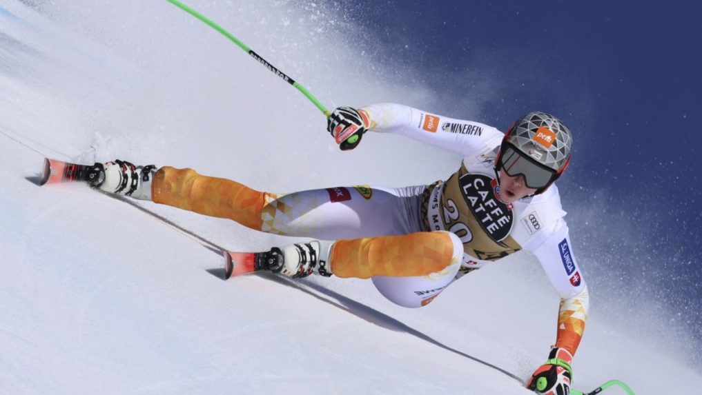 Vlhová nedokončila obrovský slalom, po 1. kole viedla Hectorová