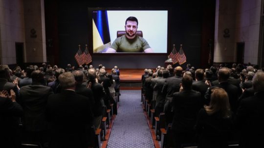 Zelenskyj sa spojil s Kongresom USA