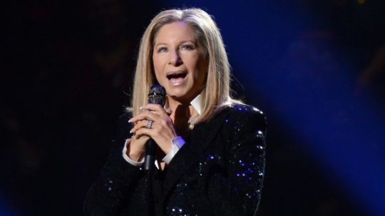 Na archívnej snímke z roku 2012 americká speváčka a herečka Barbra Streisandová.