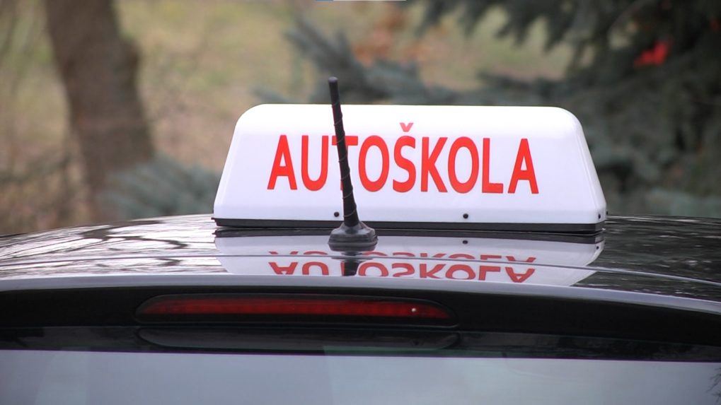 Ministerstvo vnútra otvorí vlastnú autoškolu, už podniklo prvé kroky