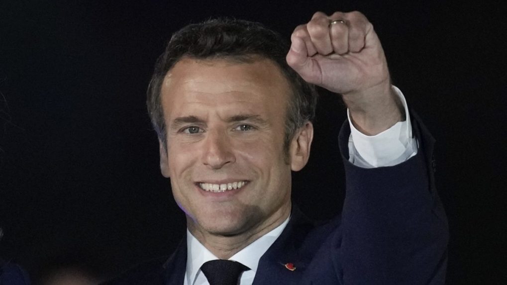 Macron sľúbil Ukrajine viac vojenskej a humanitárnej pomoci