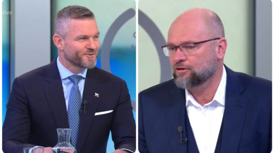 Na snímke vľavo líder Hlasu-SD Peter Pellegrini a vpravo minister hospodárstva Richard Sulík (SaS).