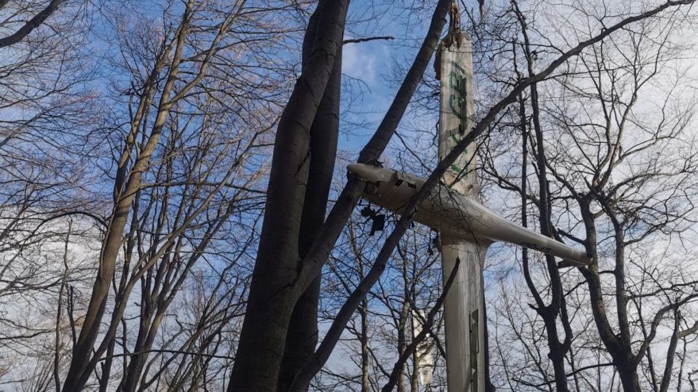 Pri zrážke dvoch vetroňov v Malej Fatre zahynuli obaja piloti