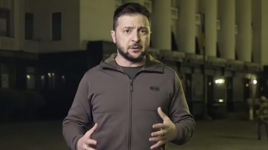 Na snímke z videa ukrajinský prezident Volodymyr Zelenskyj.