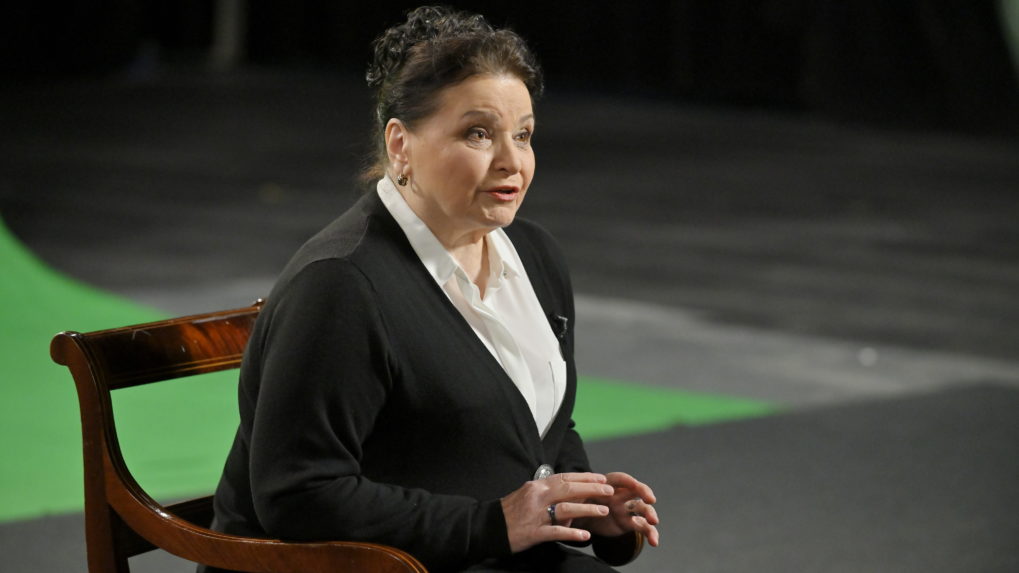 Heda Melicherová počas natáčania v štúdiu RTVS