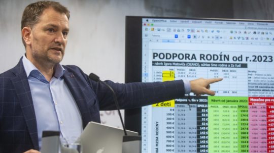 Na snímke minister financií SR Igor Matovič (OĽaNO) počas tlačovej konferencie na tému Pomoc rodinám.