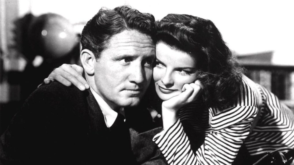 Na snímke herečka Katharine Hepburnová so svojím hereckým aj životným partnerom hercom Spencerom Tracym.