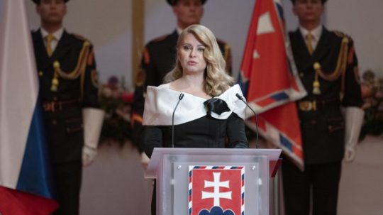 Prezidentka SR Zuzana Čaputová počas ceremoniálu odovzdávania štátnych vyznamenaní.