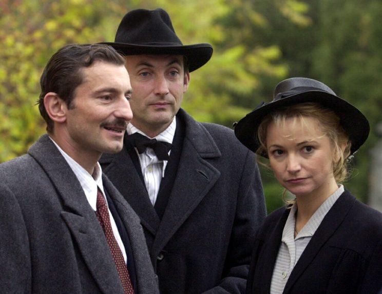 Ondřej Vetchý (vpravo), Ady Hajdu a Anna Šišková vo dilme Kruté radosti (2002).