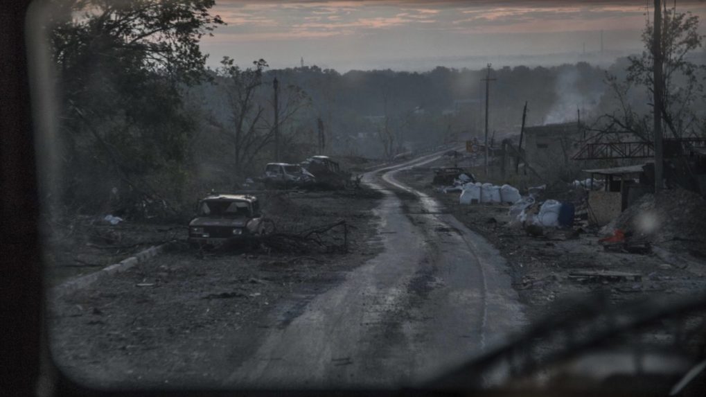 Ruský raketový útok zabil na Ukrajine najmenej troch ľudí