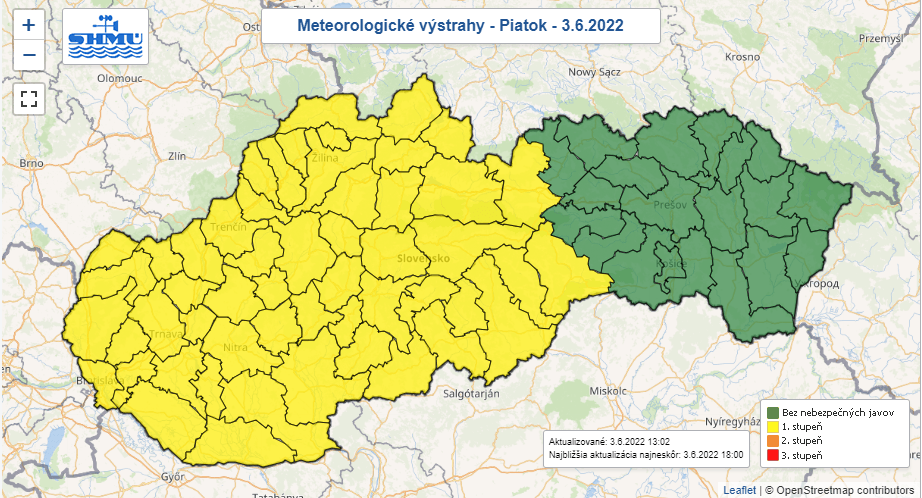 Výstraha SHMÚ pre kraje západného a stredného Slovenska pred búrkami.