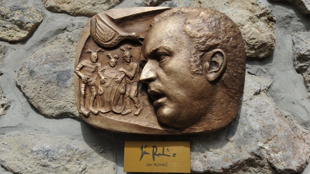 Nos známeho režiséra Jána Roháča pribudol v roku 2012 na Nádvorí Uličky slávnych nosov v rámci programu 32. ročníka Medzinárodného festivalu humoru a satiry Kremnické gagy.