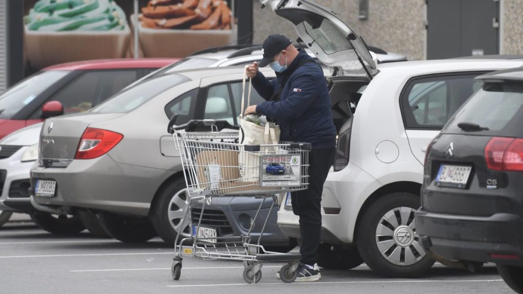 Rast tržieb v maloobchode sa v apríli spomalil na 9,5 %