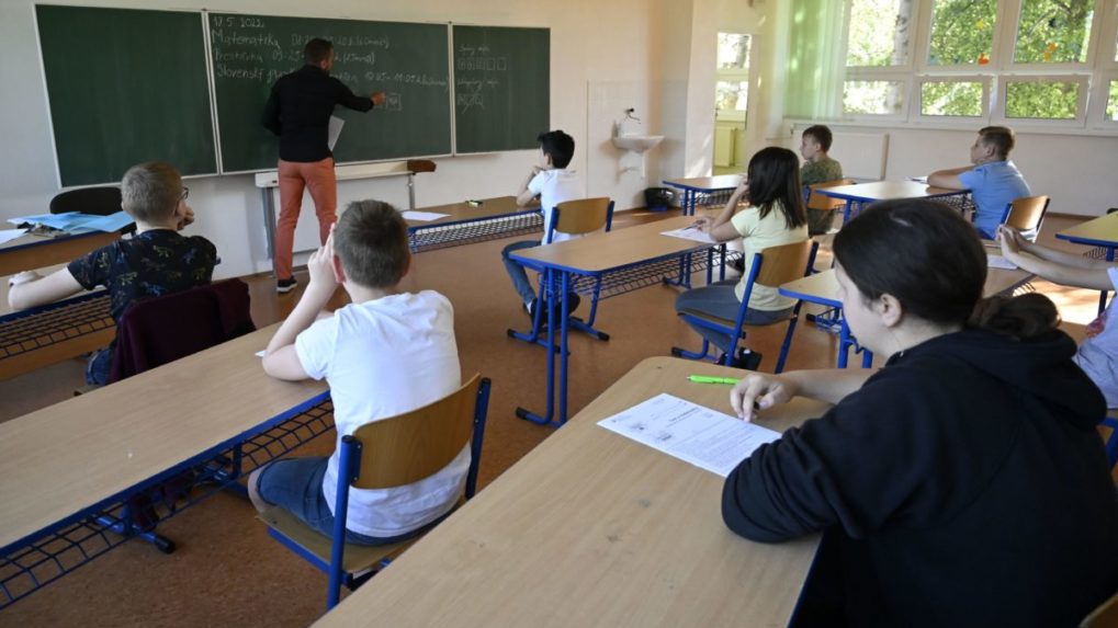 Poľsko zakáže domáce úlohy na základných školách. Zákaz by sa mohol rozšíriť aj na stredné školy