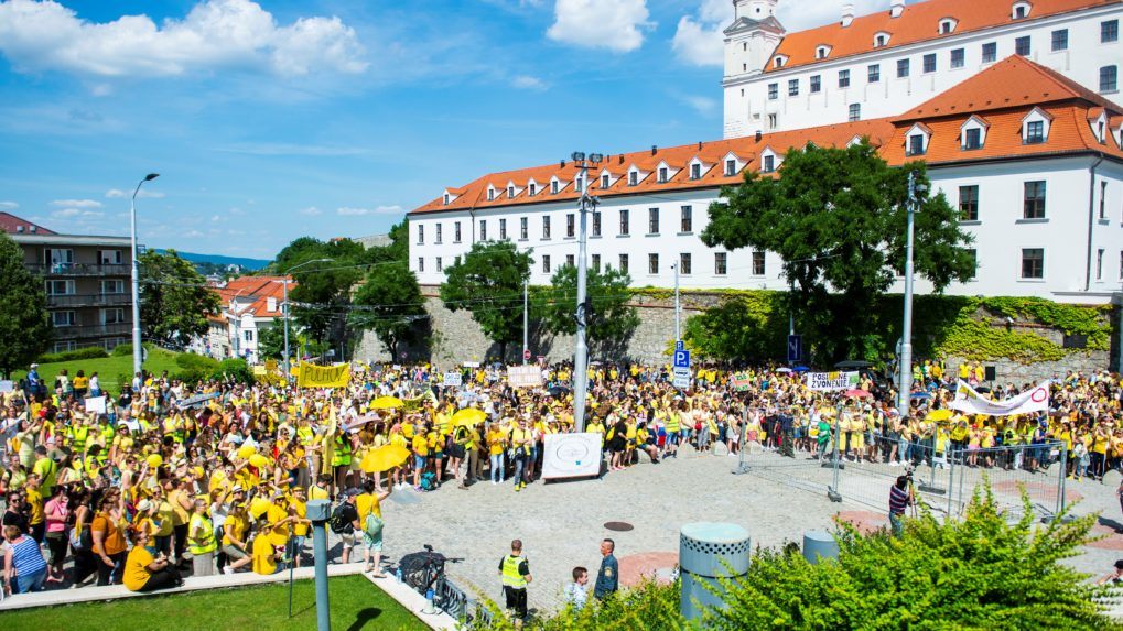 Školskí odborári nepovažujú jednorazový príspevok za zvýšenie platov