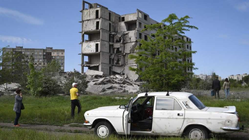 Centrum Kramatorsku podľa Kyjeva zasiahli ruské rakety, hlásia obete