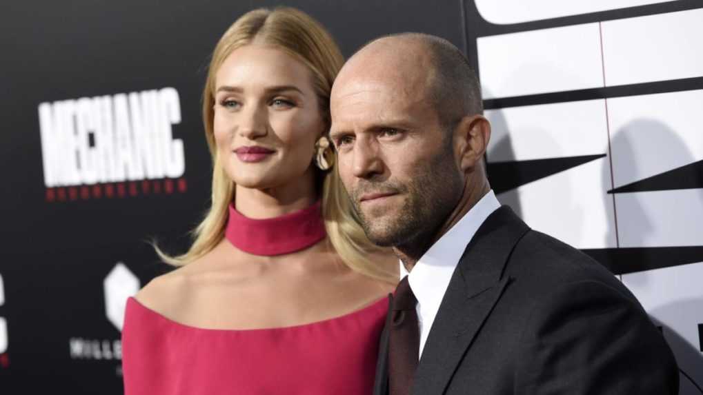 Herec Jason Statham so svojou sn&uacute;benicou Rosie Huntington-Whiteleyovou.