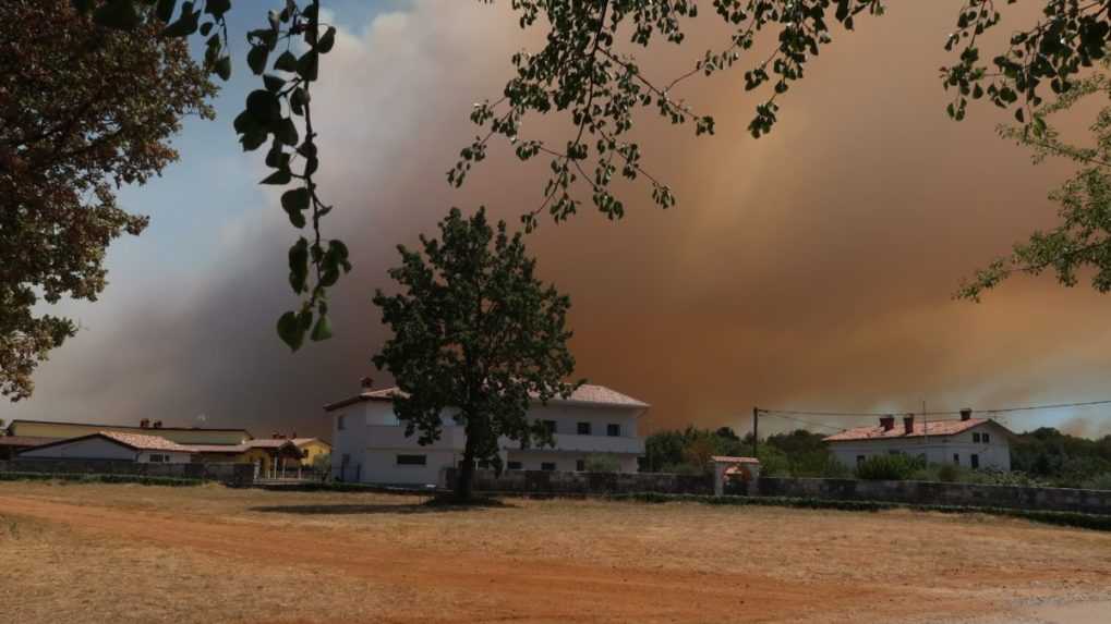 Rozsiahle požiare v Taliansku sa stále nepodarilo dostať pod kontrolu