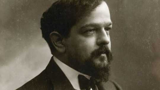 Na fotografii francúzsky hudobný skladateľ Claude Debussy.