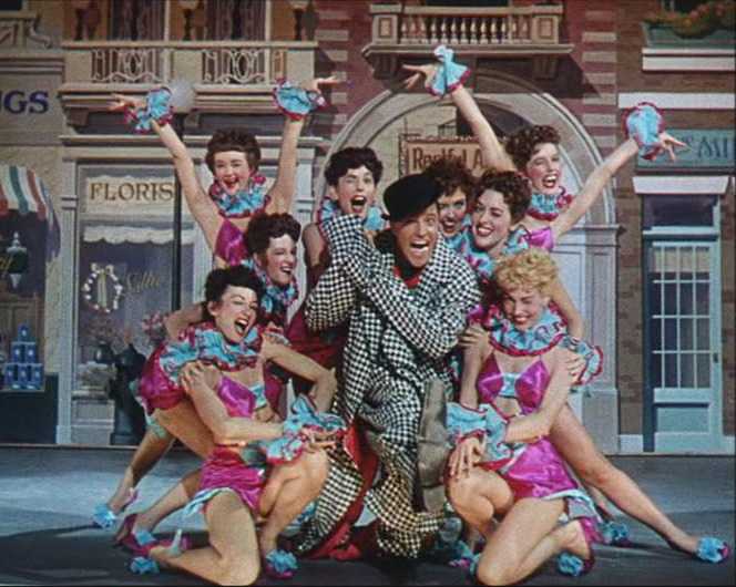 Záber z filmu Spev v Daždi.