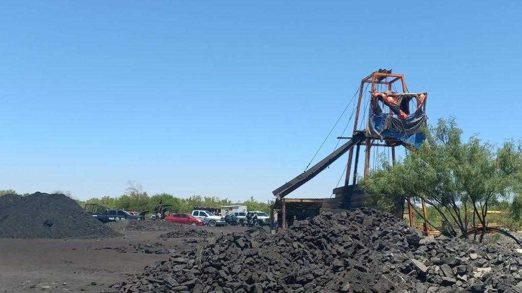 Mexickí záchranári bojujú o prežitie zavalených baníkov