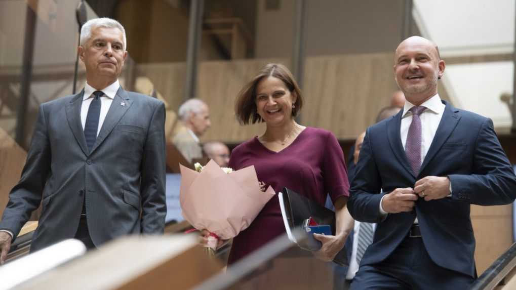 zľava minister zahraničných vecí a európskych záležitostí SR Ivan Korčok (nominant SaS), ministerka spravodlivosti SR Mária Kolíková (SaS) a minister školstva, vedy, výskumu a športu SR Branislav Gröhling