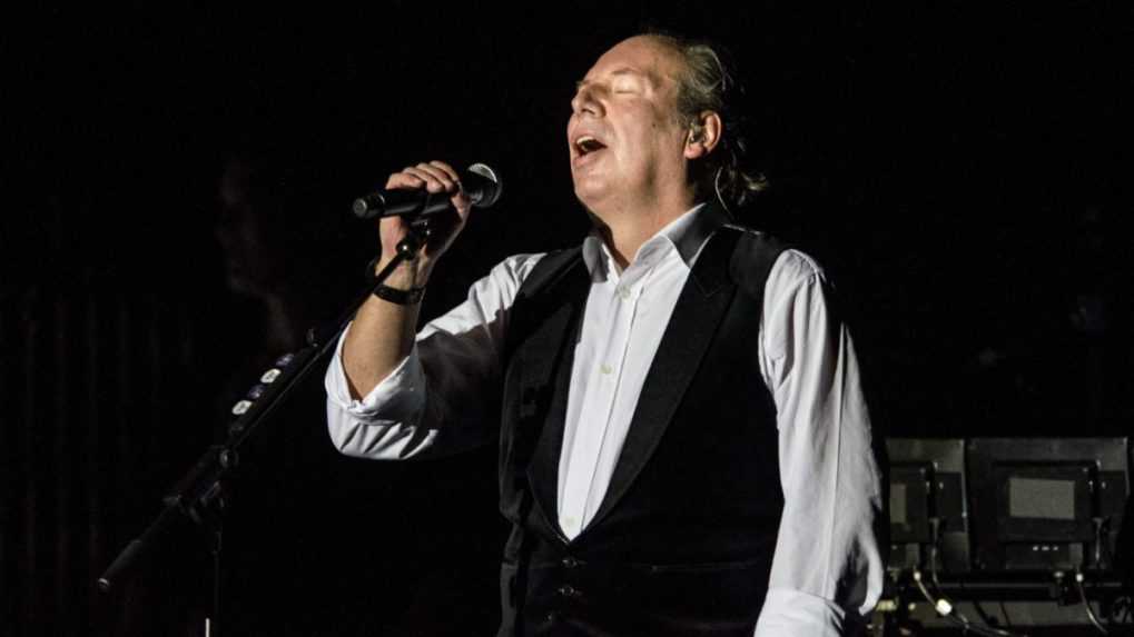 Hudobný skladateľ Hans Zimmer počas koncertu v Budapešti v roku 2016.
