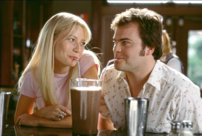 Na snímke herečka Gwyneth Paltrowová a jej kolega Jack Black na natáčaní filmu Ťažko zamilovaný (2001).