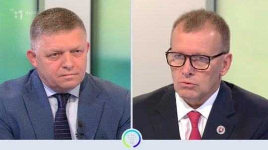 Predseda opozičného Smeru-SD Robert Fico (vľavo) a predseda parlamentu Boris Kollár (Sme rodina).