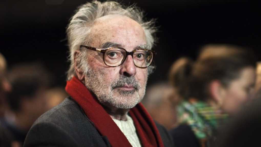 Na archívnej snímke filmový režisér Jean-Luc Godard.