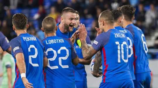 Slovenskí futbalisti v zápase proti Bielorusku.