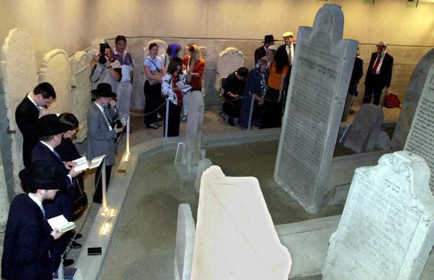 Interiér pamätníka Chatama Sofera.