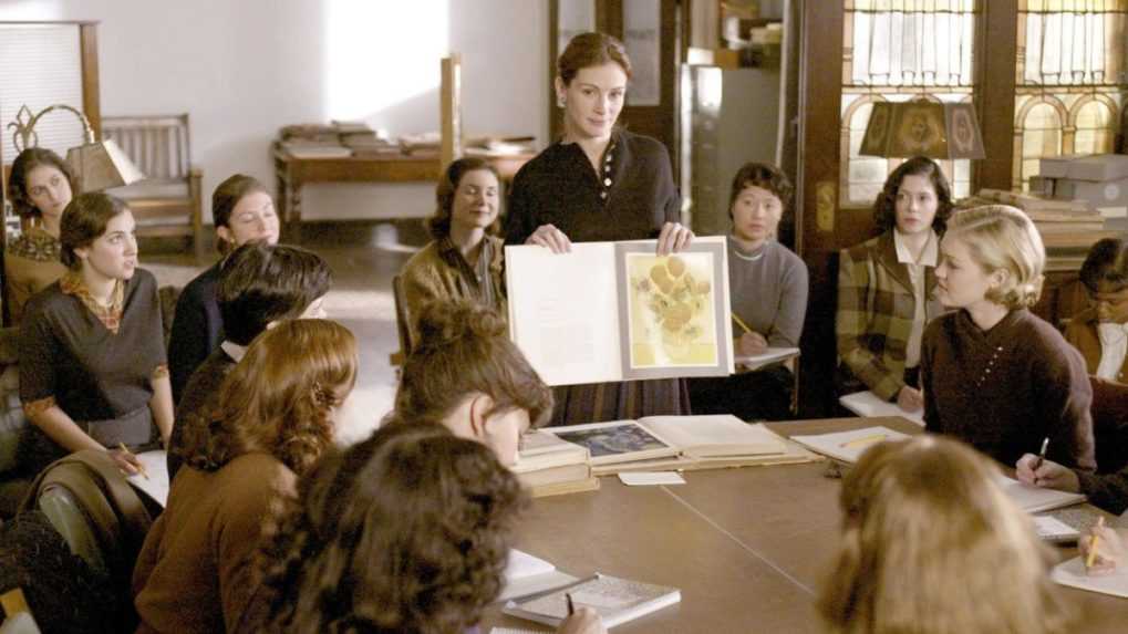 Americká herečka Julia Robertsová vo filme s názvom Úsmev Mony Lisy.