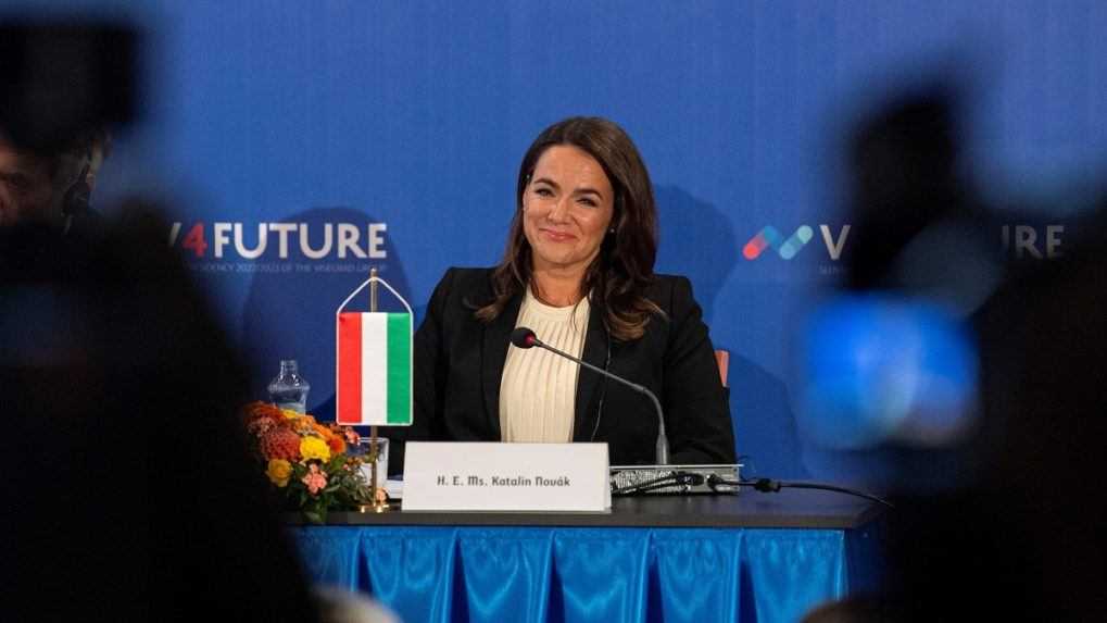 Na snímke je maďarská prezidentka Katalin Nováková na tlačovej konferencii po stretnutí prezidentov krajín Vyšehradskej štvorky.