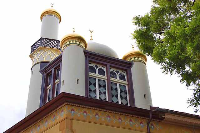 Minaret, ktorý si dal vystavať na svojom dome vo francúzskom Serriéres.
