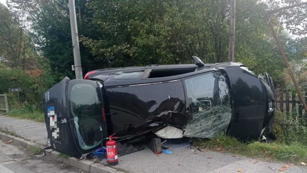 Opitý vodič v Čadci zrazil na chodníku matku s dvoma deťmi