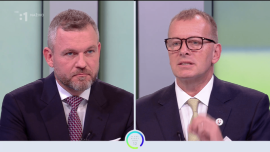 Na snímke zľava Peter Pellegrini (Hlas-SD) a sprava Boris Kollár (Sme rodina).