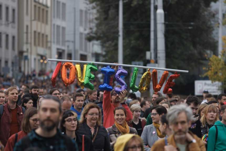 Pochod za obete útoku na Zámockej ulici v Bratislave.