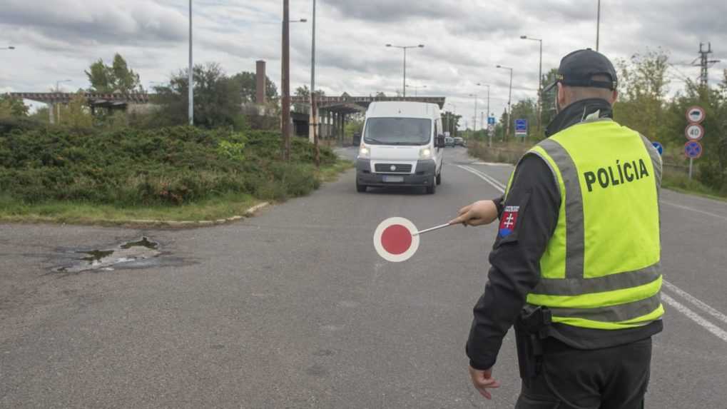 Ďalší vodič dodávky s migrantmi ušiel pred policajtmi