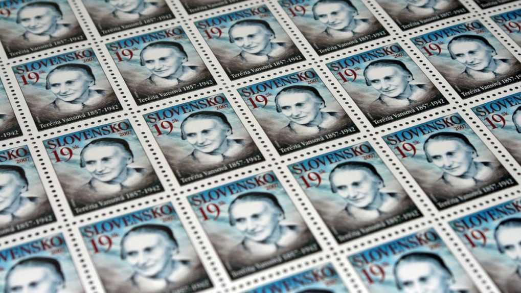 Na snímke je podobizeň spisovateľky Terézie Vansovej na poštovej známke.