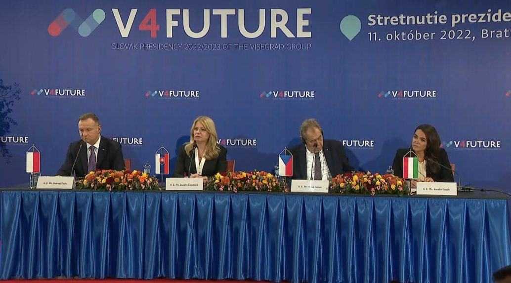 Prezidenti krajín V4 v Bratislave diskutovali o vojne aj energetickej kríze