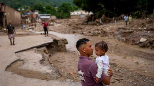 Záplavy a zosuvy pôdy vo Venezuele.