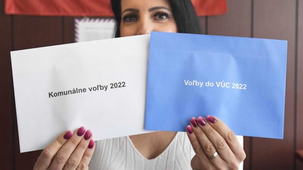 Modr&aacute; ob&aacute;lka a modr&aacute; volebn&aacute; schr&aacute;nka patr&iacute; k voľb&aacute;m do krajskej samospr&aacute;vy. Biela ob&aacute;lka a biela volebn&aacute; schr&aacute;nka s&uacute; určen&eacute; pre voľby do obecnej samospr&aacute;vy.