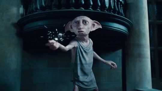 Na snímke je škriatok Dobby.