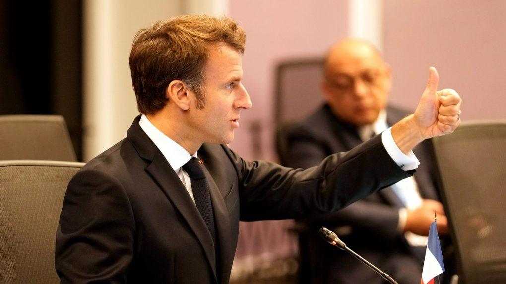 Macron vyzval USA a Čínu, aby pomohli chudobnejším krajinám v boji s klimatickou zmenou