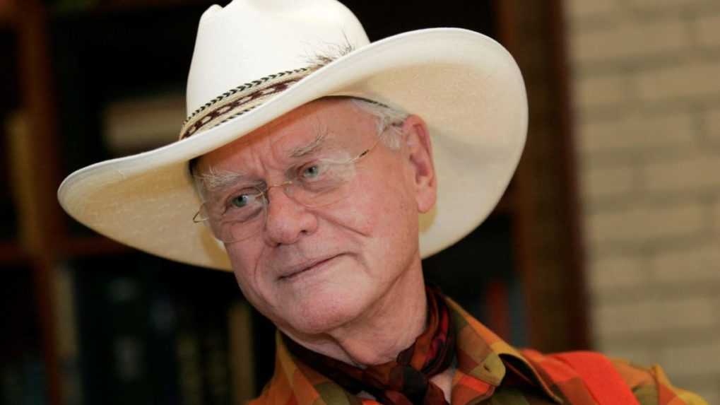 na archívnej snímke americký herec Larry Hagman.