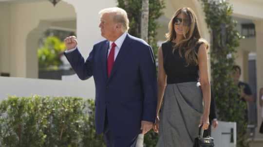 Na snímke bývalý americký prezident Donald Trump a jeho manželka Melania Trumpová.