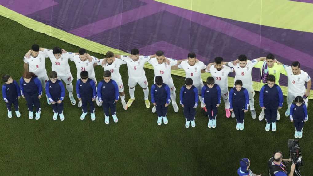 Irán sa futbalovým reprezentantom vyhráža mučením príbuzných