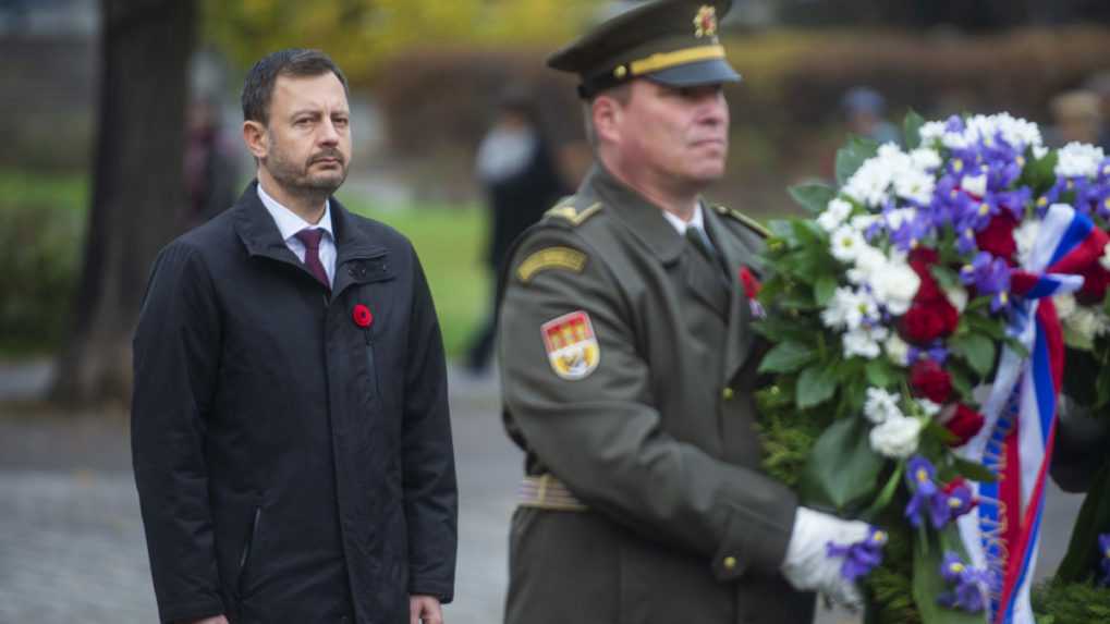 Na sn&iacute;mke premi&eacute;r Eduard Heger.